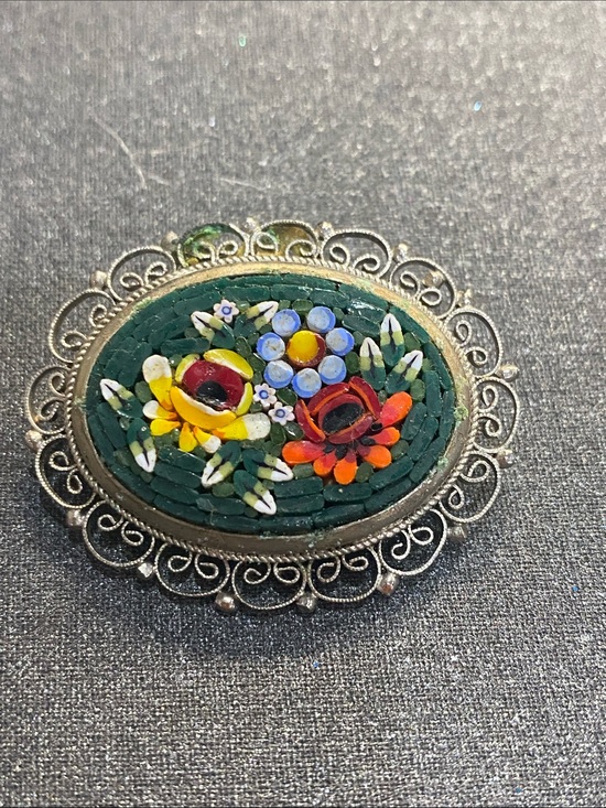 Jewelry - Brooch Stamped Italy